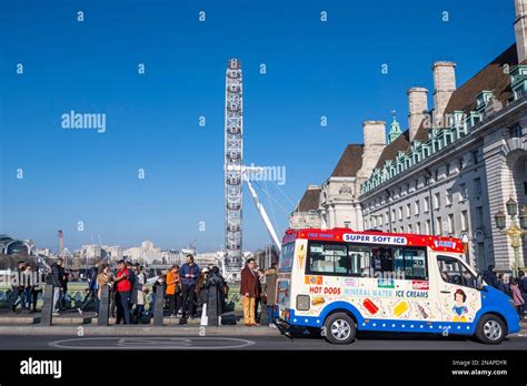 Londres Royaume Uni 13 février 2023 Une fourgonnette glacée est