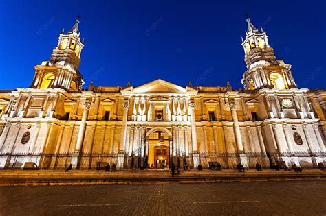 A Catedral Basílica De Arequipa Está Localizada Na Plaza De Armas Vetor