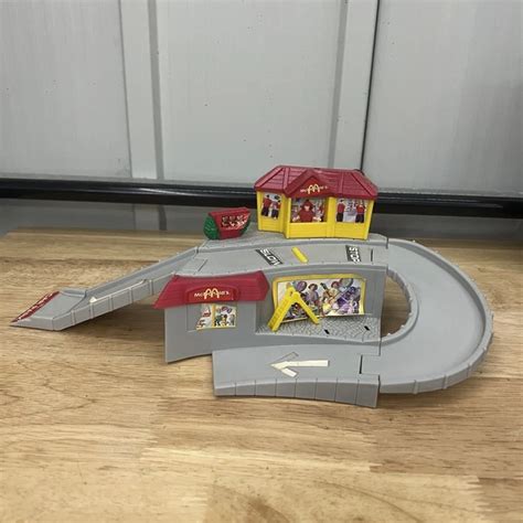MATTEL HOT WHEELS McDonalds Drive Thru 2001 Toy Play Set 14 99 PicClick UK