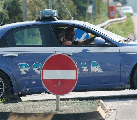 Viterbo Picchia La Sorella E Minaccia Con Un Fucile La Madre