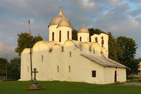 Mengapa Gereja Ortodoks Rusia Memiliki Kubah Seperti Bawang Russia