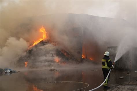 Feuer Auf Recyclinghof In Bardowick Mehr Als Einsatzkr Fte K Mpfen