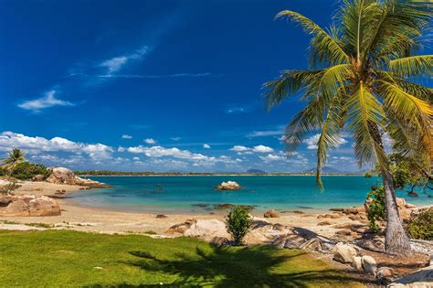 Coral Cove Bowen Whitsundays Absolute Beachfront Hotel