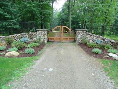 Driveway Entrance Stone Driveway Acreage Landscaping