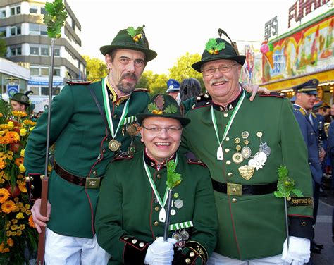 Schützenfest In Neuss Foto And Bild Erwachsene Menschen Gruppen