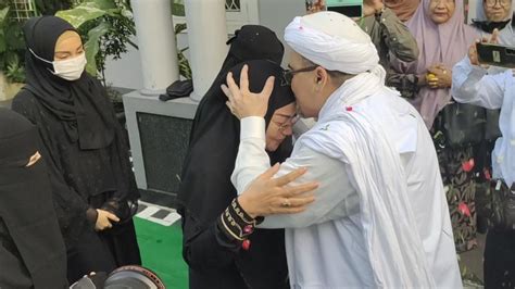 Innalillahi Istri Habib Rizieq Shihab Meninggal Dunia Pelayat