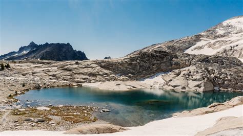 Colchuck Lake Trail: A Complete Hiking Guide