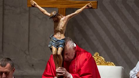 Papa Francisco Preside En Silencio La Pasi N De Cristo Con Evocaci N De