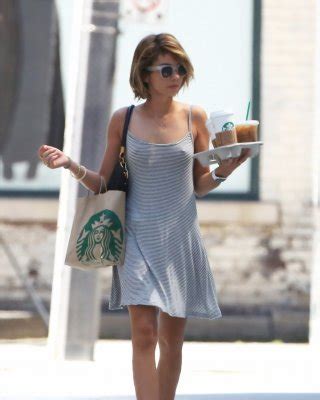 Sarah Hyland Braless Showing Nipple Pokies Outdoor Porn Pictures XXX Photos Sex Images