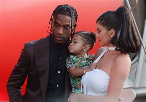 Photo Travis Scott Avec Sa Compagne Kylie Jenner Et Sa Fille Stormi