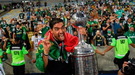 Abel Ferreira é eleito o melhor técnico da América