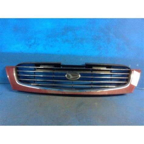 GRILLE GAUCHE CAPOT POUR DAIHATSU TERIOS 97 00 00 06 1 3 16V 4WD S