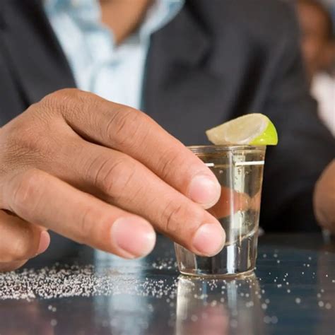 ¿cómo Se Hace El Tequila ¿cómo Se Toma Proceso Preparación Y Más