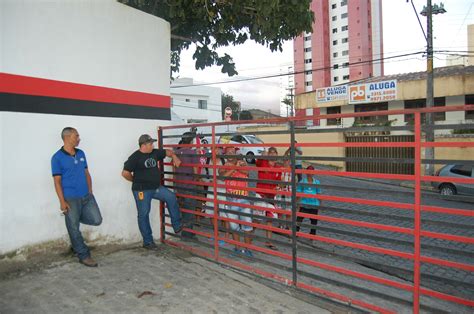 Torcida Organizada Do Campinense Vai Ao Renat O E Pede Fora Sim Es