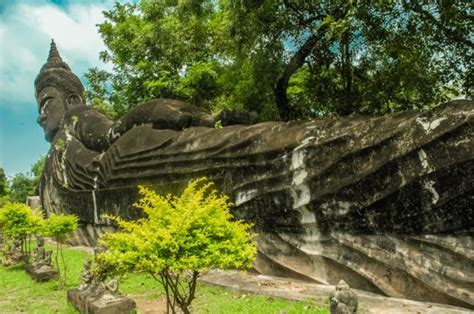 Buddha Park Vientiane Visit To Xieng Khuan Laos The Travel Tester