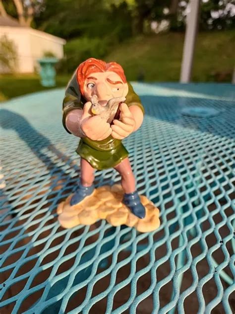 WALT DISNEY ENESCO Hunchback Of Notre Dame Figurine Quasimodo W Bird