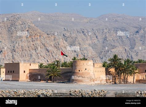 Khasab fort hi-res stock photography and images - Alamy