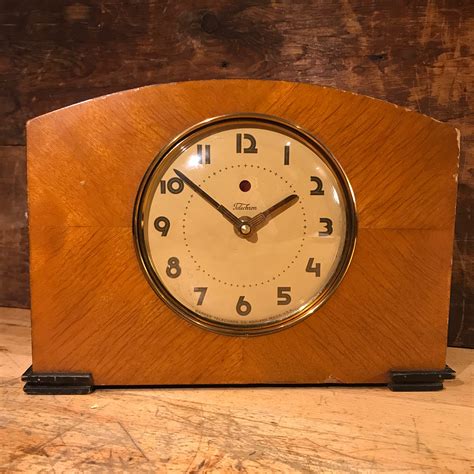 Art Deco 1940s Telechron Pharaoh Mantel Clock Model 3h151 Wood Case