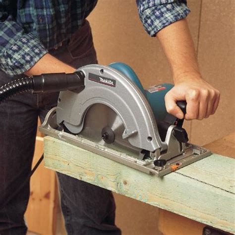 Makita Circular Saw R V