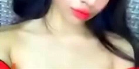 Hot Indian Girl Showing Boobs On Live XXX Indian Free Porn Videos And Porno Movies
