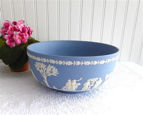 Wedgwood England Large Bowl Blue Jasperware 8 Inch 1969 Sacrifice