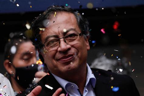 Quem é Gustavo Petro primeiro presidente de esquerda eleito na