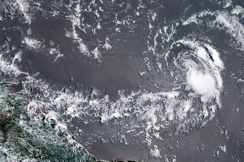 Rétrogradée en tempête tropicale Beryl se dirige vers les Caraïbes