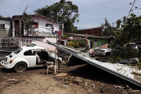 Imágenes muestran el alto grado de destrucción del huracán Otis en