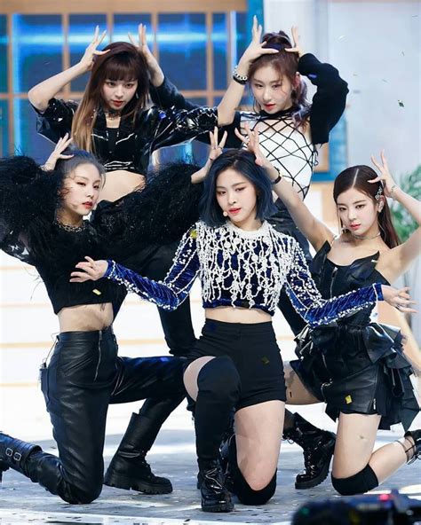 Itzy Wannabe Stage Outfits Kpop Outfits Dance Outfits Fashion