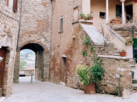 Rapolano Terme Cosa Vedere In Questo Antico Borgo Nelle Crete Senesi