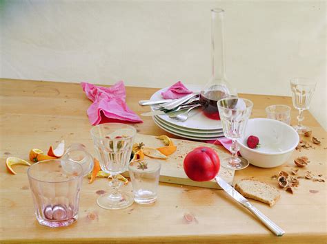 Laura Letinsky. Still Life Photographs (1997-2012) | Meer