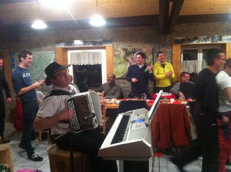 Sorties Nocturnes En Raquettes Avec Repas Marcaire Dans Les Vosges