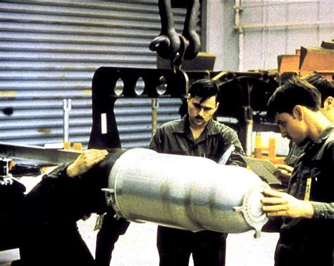 W80 (nuclear warhead) - Wikipedia