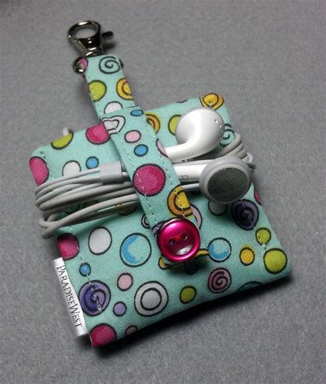 Ipod Case for Nano 6th Generation or Ipod Shuffle | Fabric crafts, Sewing gifts, Diy sewing