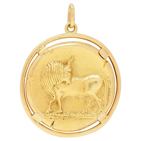 Van Cleef French 18 Karat Yellow Gold Taurus Vintage Zodiac Charm