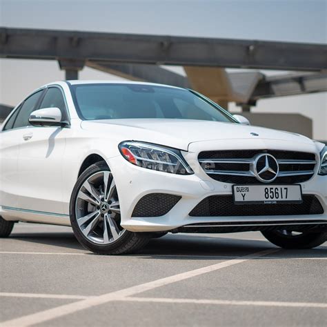 Mieten Sie ein Mercedes C300 Weiß 2021 ID 04913 in Abu Dhabi Renty ae