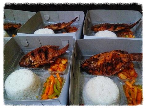 Frozen Catering Paket Nasi Ikan Nila Goreng Buah