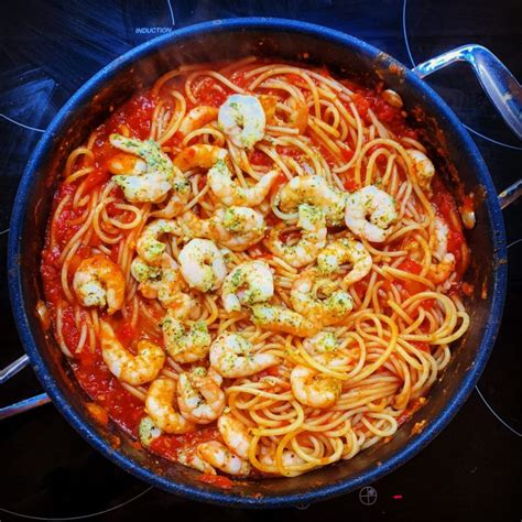 Garlic Prawn And Tomato Spaghetti Documenting My Dinner