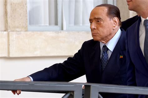 Berlusconi Lultima Foto Pubblica Al Bar Con Mio Figlio Lo Scatto