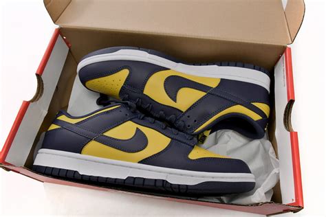 Dunk Low Michigan