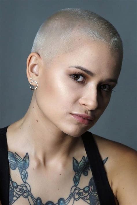 25 Low Maintenance Short Haircuts To Try In 2023