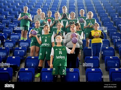 Handball Girl Hi Res Stock Photography And Images Alamy