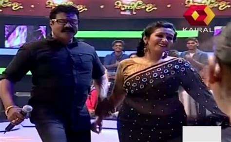 Kavitha Nair Hot Navel Show In Saree From Manimelam Reality Show In