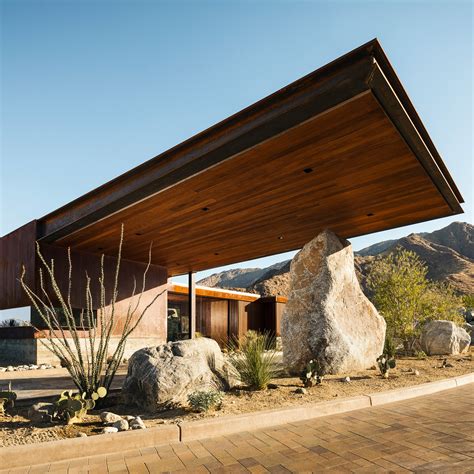 John Lautner S Concrete Domed Elrod House Overlooks Coachella Valley