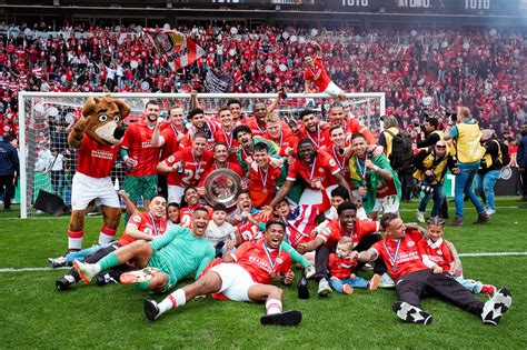 PSV Eindhoven Crowned Dutch Champions - KahawaTungu