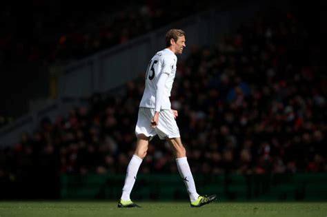 Top 10 Tallest Soccer Player Of All Time - Sports Al Dente