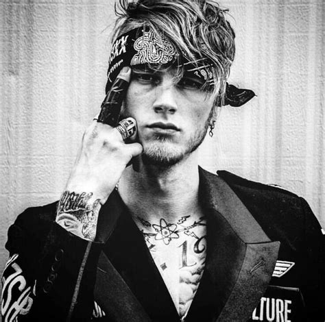 Pin On Machine Gun Kelly