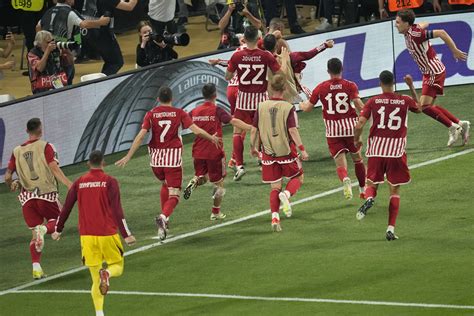 Olympiakos U Zadnjim Minutama Produ Etaka Slomio Fiorentinu I Osvojio