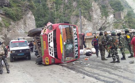 Eight Migrant Labourers Injured In Road Accident In Jammu And Kashmir S Ramban Daily Excelsior