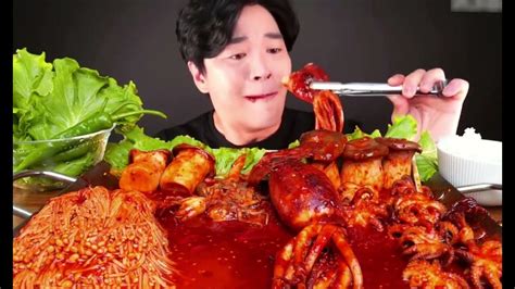 Mukbang Hairy Belly Chinese Food Food Recipes Funny Mukbang Fatsongsong And Thinermao